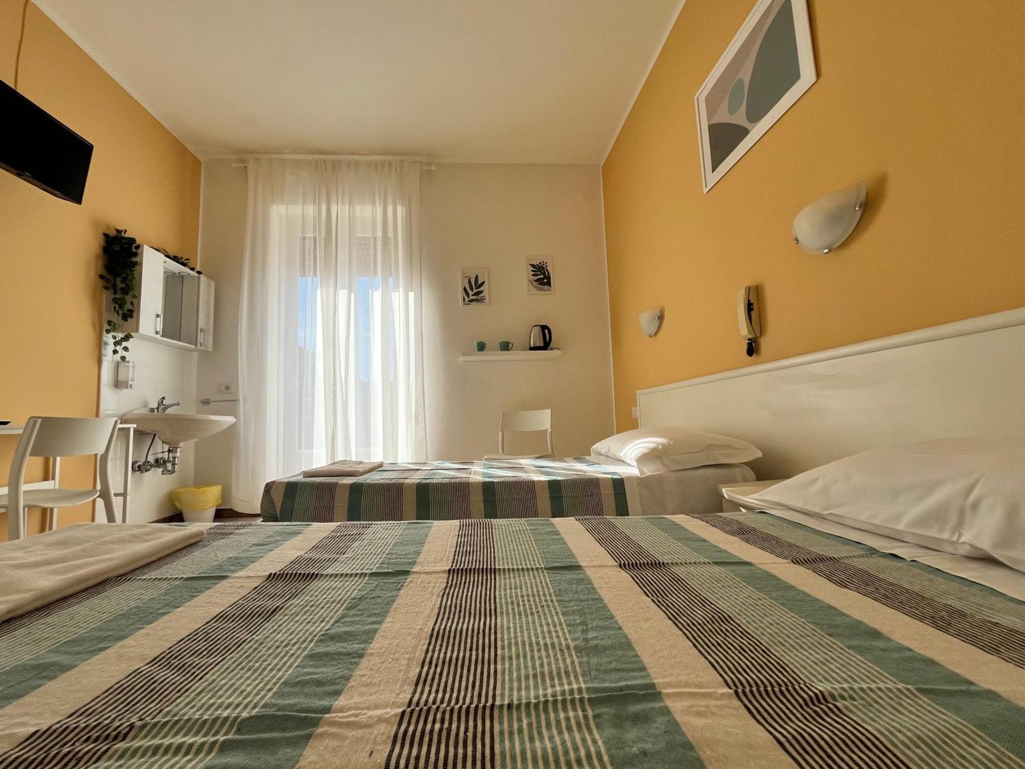צ'זאנו בוסקונה Hotel Parini מראה חיצוני תמונה
