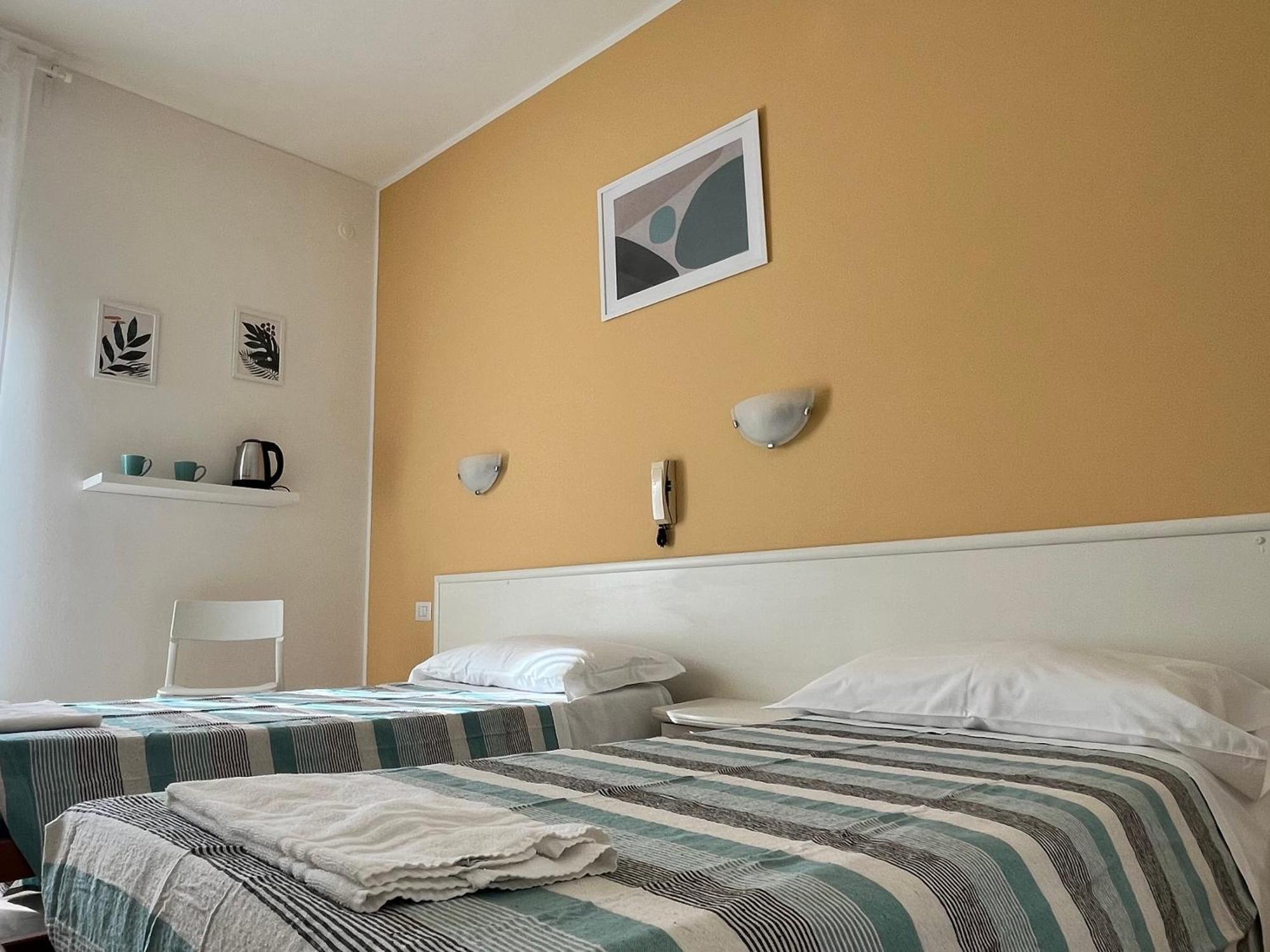 צ'זאנו בוסקונה Hotel Parini מראה חיצוני תמונה