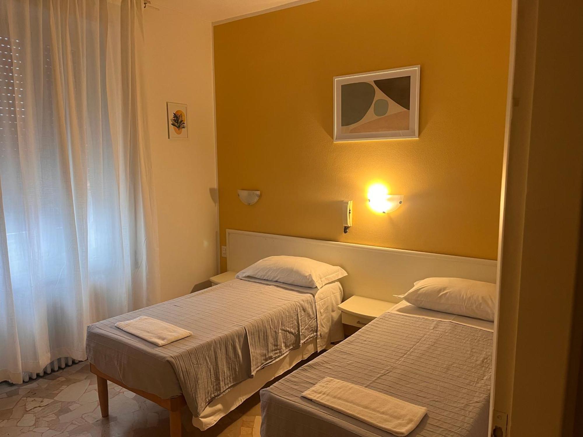 צ'זאנו בוסקונה Hotel Parini מראה חיצוני תמונה